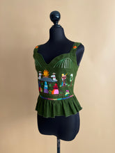 Cargar imagen en el visor de la galería, Croptop FUEGO NUEVO
