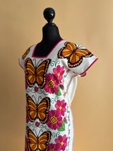 Cargar imagen en el visor de la galería, VESTIDO IMELDA MARIPOSAS

