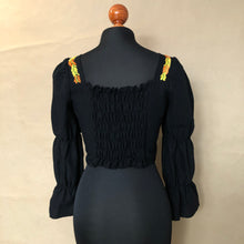 Cargar imagen en el visor de la galería, Crop top ÁNIMAS
