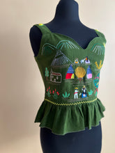 Cargar imagen en el visor de la galería, Croptop FUEGO NUEVO
