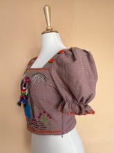 Cargar imagen en el visor de la galería, Crop top MUJERCITA PURÉPECHA
