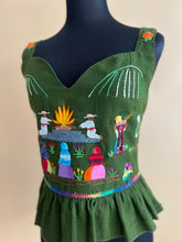 Cargar imagen en el visor de la galería, Croptop FUEGO NUEVO

