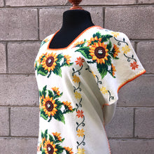 Cargar imagen en el visor de la galería, VESTIDO GIRASOLES XL-2XL
